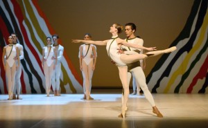 Siebte Sinfonie Chor.: Uwe Scholz Tänzer/dancers: Alicia Amatriain, Jason Reilly, Ensemble c. Stuttgarter Ballett