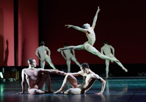 Arena Chr. Glen Tetley Tänzer/dancers: Jason Reilly, Daniel Camargo, Constantine Allen (C) Stuttgarter Ballett